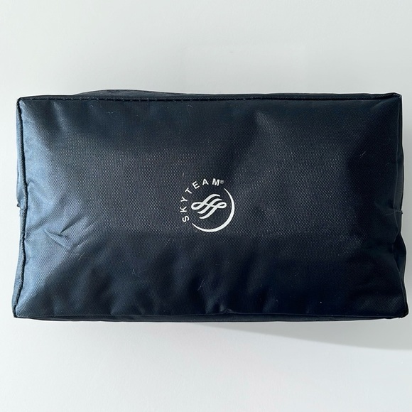Unused Skyteam flight amenity bag - Picture 5 of 8